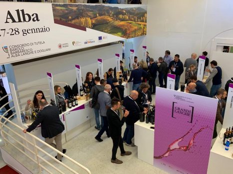 GRANDI LANGHE 2020: OLTRE 2 MILA PROFESSIONISTI DEL VINO DA 34 PAESI DEL MONDO